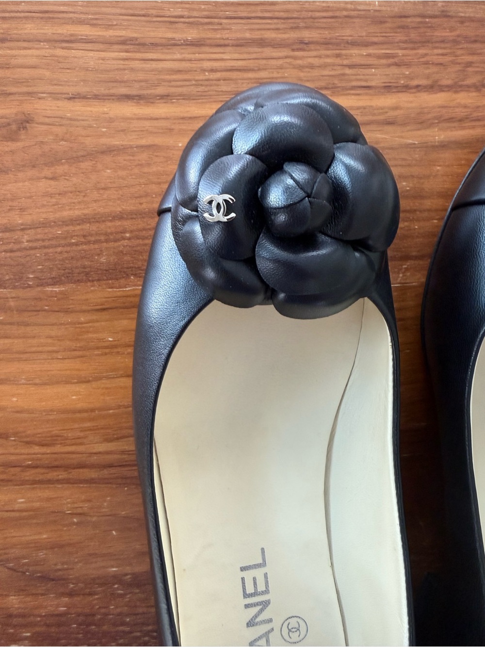 CHANEL Black Camellia Leather Cap Toe Ballet Flats 38 - Picture 6 of 13